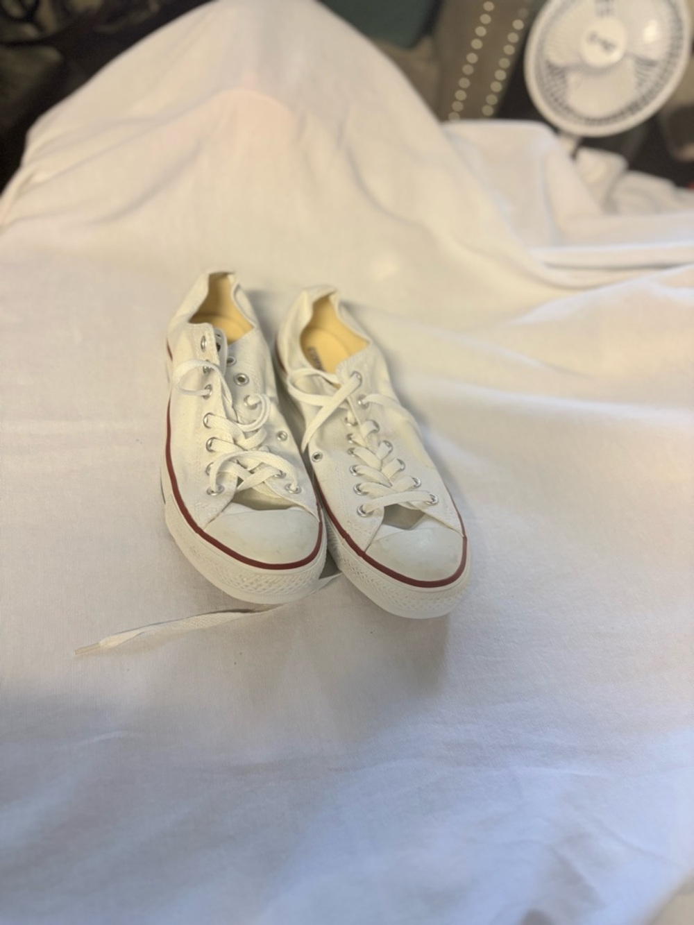 Converse White and Red Low Top Sneakers - Picture 6 of 6